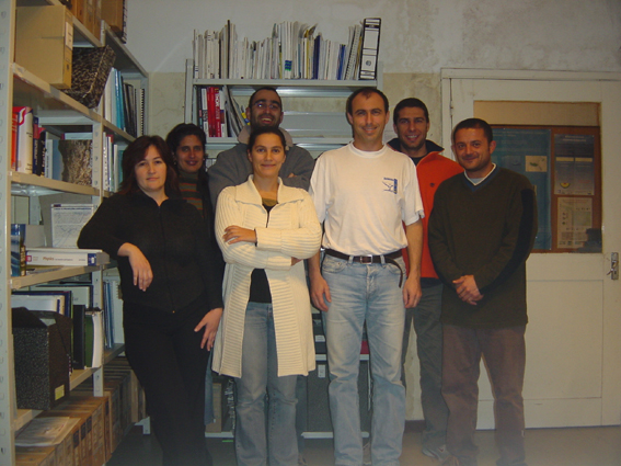 Equipa de colaboradores da Instituição em 2004